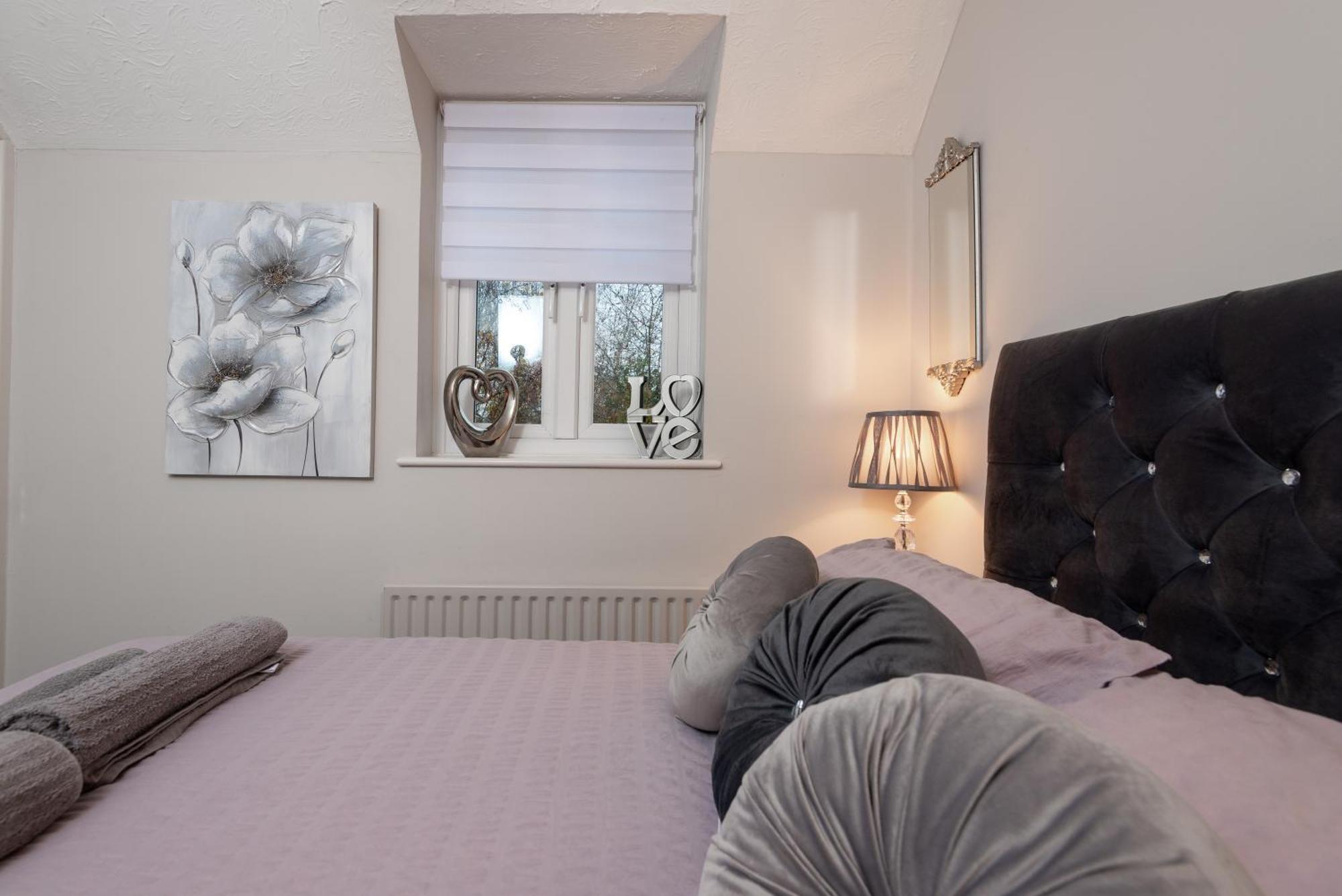 Worcester Fabulous Cherry Tree Mews Self Check In Dogs Welcome By Prior Arrangement , 2 Double Bedrooms ,Super Fast Wi-Fi, With Free Off Road Parking For 2 Vehicles Near Royal Hospital And Woodland Walks 외부 사진