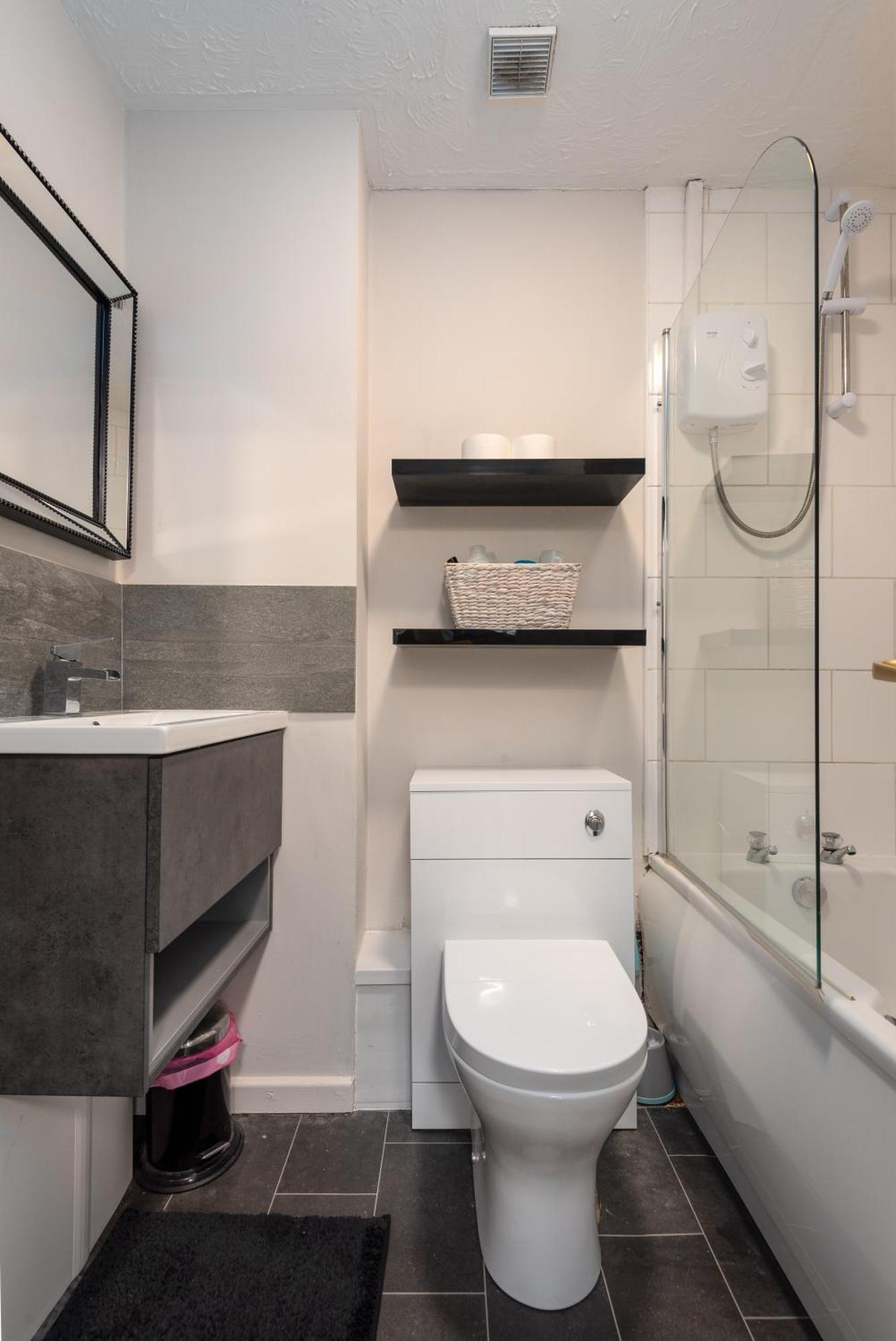 Worcester Fabulous Cherry Tree Mews Self Check In Dogs Welcome By Prior Arrangement , 2 Double Bedrooms ,Super Fast Wi-Fi, With Free Off Road Parking For 2 Vehicles Near Royal Hospital And Woodland Walks 외부 사진