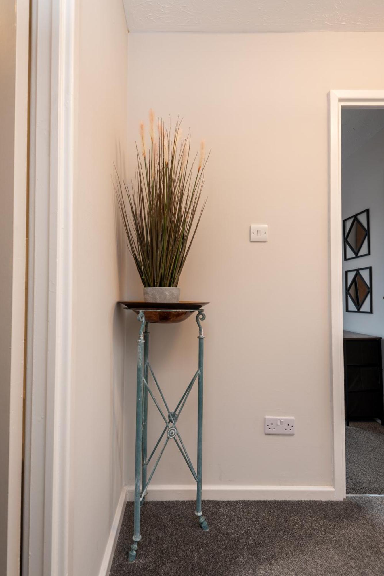 Worcester Fabulous Cherry Tree Mews Self Check In Dogs Welcome By Prior Arrangement , 2 Double Bedrooms ,Super Fast Wi-Fi, With Free Off Road Parking For 2 Vehicles Near Royal Hospital And Woodland Walks 외부 사진