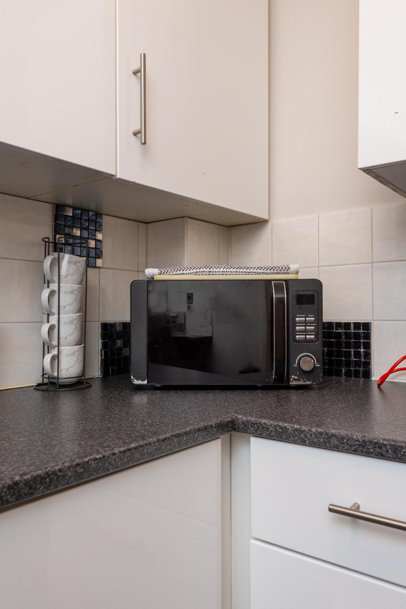 Worcester Fabulous Cherry Tree Mews Self Check In Dogs Welcome By Prior Arrangement , 2 Double Bedrooms ,Super Fast Wi-Fi, With Free Off Road Parking For 2 Vehicles Near Royal Hospital And Woodland Walks 외부 사진