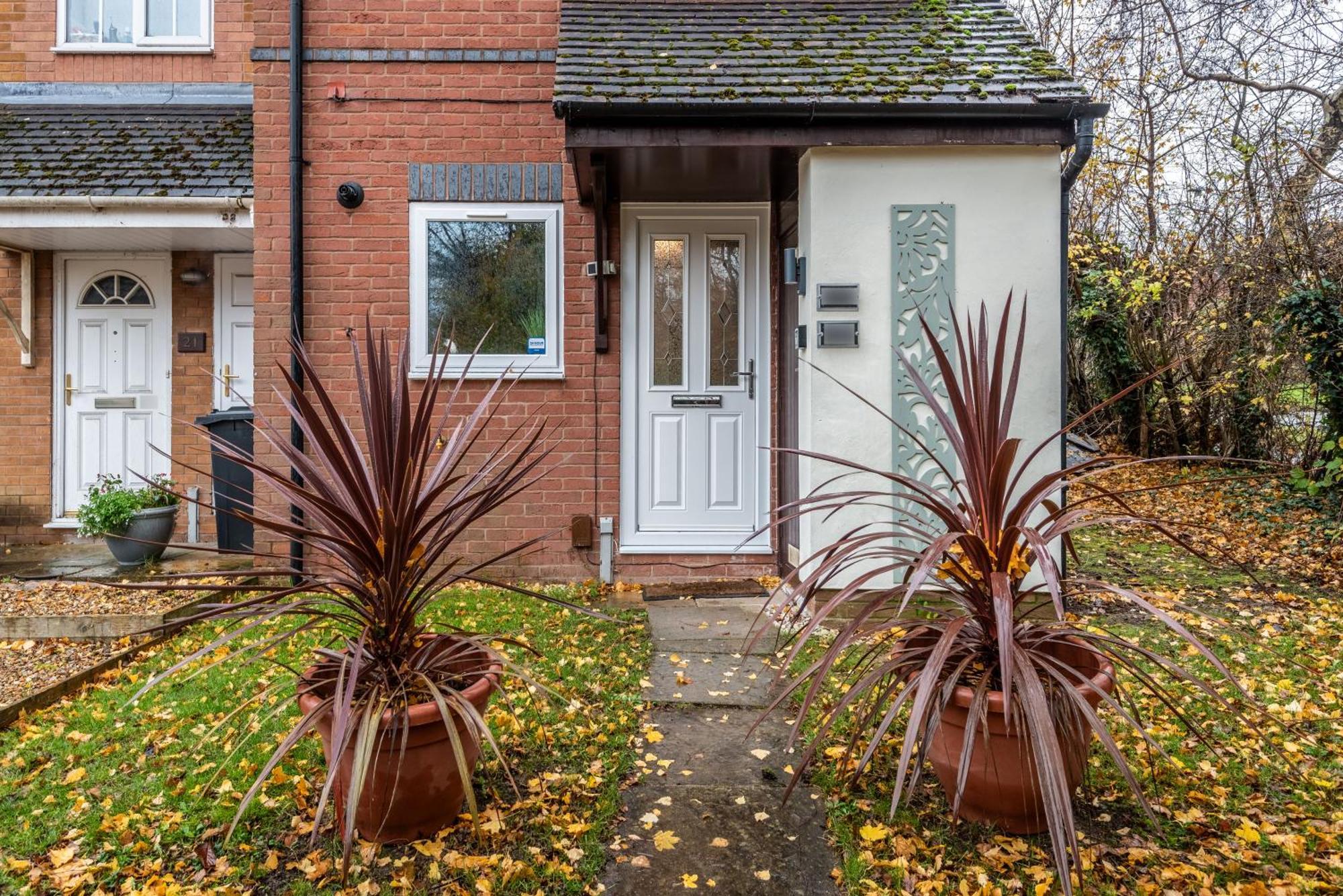 Worcester Fabulous Cherry Tree Mews Self Check In Dogs Welcome By Prior Arrangement , 2 Double Bedrooms ,Super Fast Wi-Fi, With Free Off Road Parking For 2 Vehicles Near Royal Hospital And Woodland Walks 외부 사진