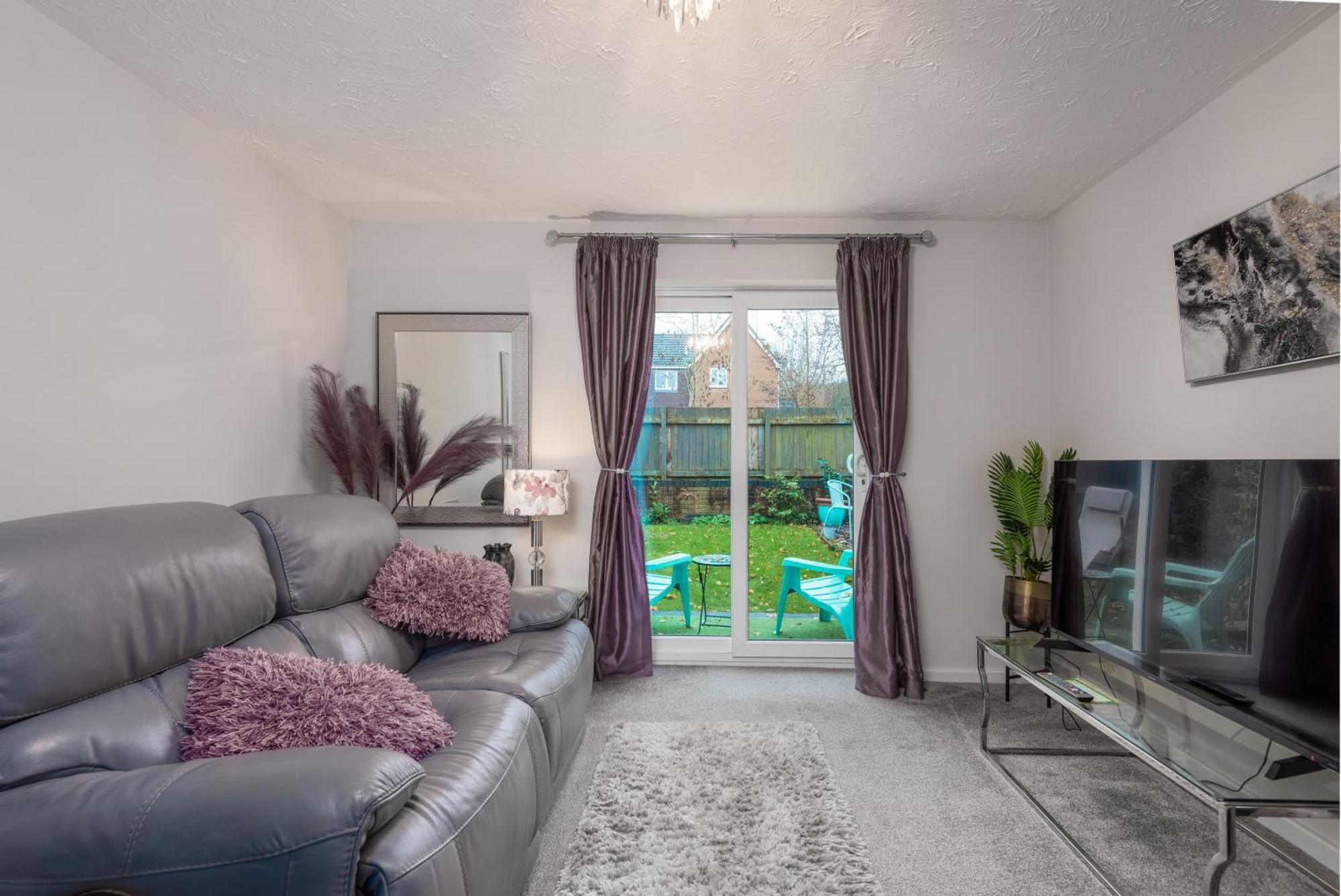 Worcester Fabulous Cherry Tree Mews Self Check In Dogs Welcome By Prior Arrangement , 2 Double Bedrooms ,Super Fast Wi-Fi, With Free Off Road Parking For 2 Vehicles Near Royal Hospital And Woodland Walks 외부 사진